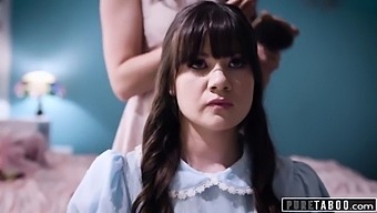 Mature Mom'S New Boyfriend Arouses Teenage Daughter'S Jealousy And Face Fucking